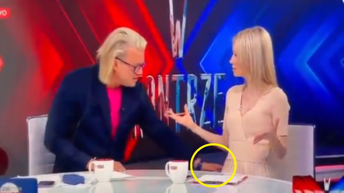 Jarosław Jakimowicz pozwolił sobie na niewybredne żarty pod adresem Magdaleny Ogórek. Nie wyglądała na zachwyconą