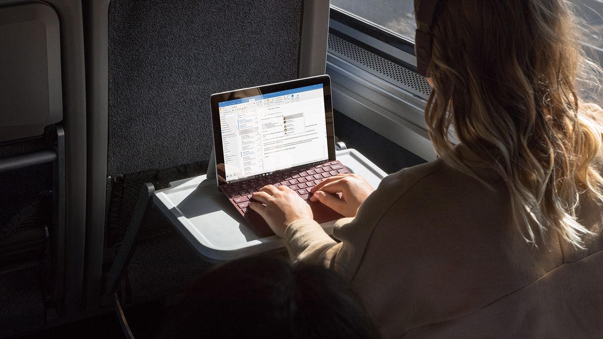 Microsoft pracuje nad nowym urządzeniem z dwoma ekranami, fot. materiały prasowe