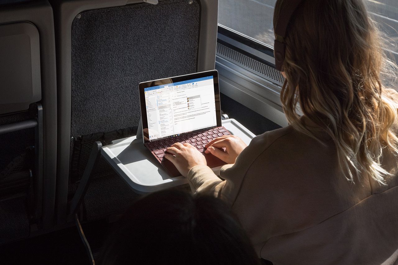 Microsoft Surface z dwoma ekranami i nowy komunikator – trwają wewnętrzne testy