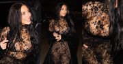 Kim Kardashian kusi biustem w koronkowej kreacji. Wyszlibyście w takich koronkach na mróz? (ZDJĘCIA)