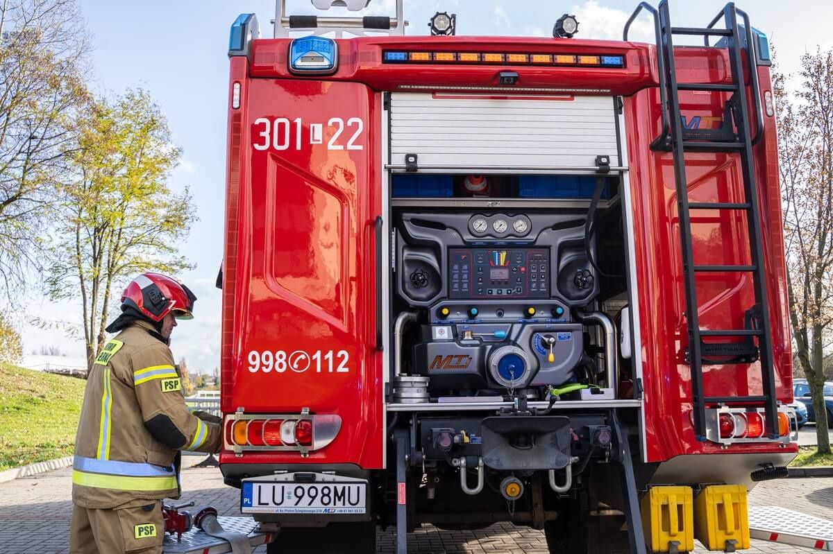 Ćwiczenia służb ratunkowych na wypadek wycieku paliwa z cysterny