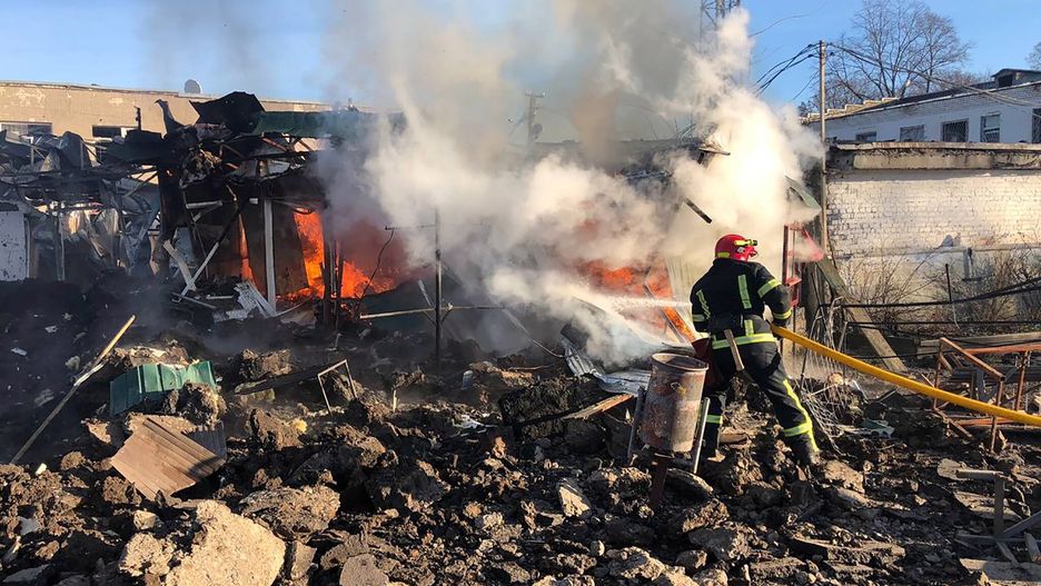 A handout photo released by the press service of the State Emergency Service (SES) of Ukraine on 09 January 2023 shows firefighters working at a site of a local market hit by shelling in the town of Shevchenkove, Kharkiv region, northeastern Ukraine, amid Russia's invasion. Two people were killed and five others injured, among them a child, as a result of a rocket attack on Shevchenkive village in the Kupyan district, the head of Kharkiv Regional State Administration Oleh Synehubov wrote on telegram. EPA/STATE EMERGENCY SERVICE OF UKRAINE HANDOUT -- BEST QUALITY AVAILABLE -- MANDATORY CREDIT: STATE EMERGENCY SERVICE OF UKRAINE -- HANDOUT EDITORIAL USE ONLY/NO SALES Dostawca: PAP/EPA.