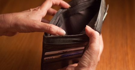 Chciała wyjść z finansowego dołka. Teraz może stracić mieszkanie