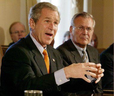 Bush i Rumsfeld ignorują niebezpieczeństwa w Iraku