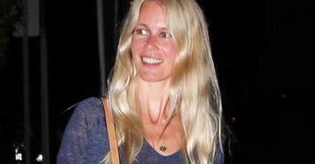 Claudia Schiffer bez makijażu. Ma 49 lat, wygląda pięknie
