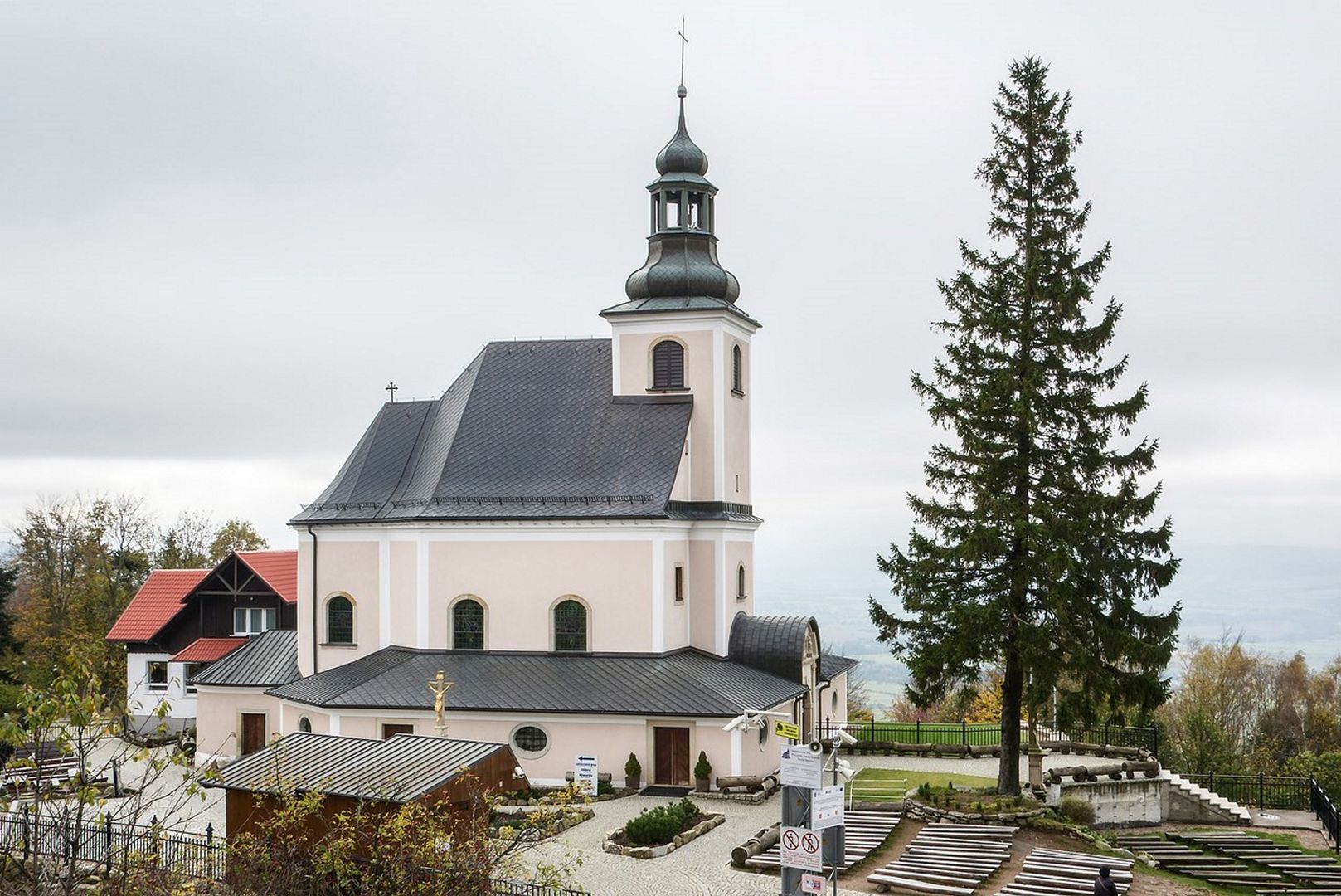 Sceny jak z dyskoteki w kościele. Po 5 latach zapadł wyrok