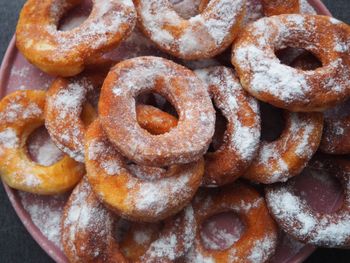 Za dzieciaka wolałam od pączków. Środki znikały najszybciej