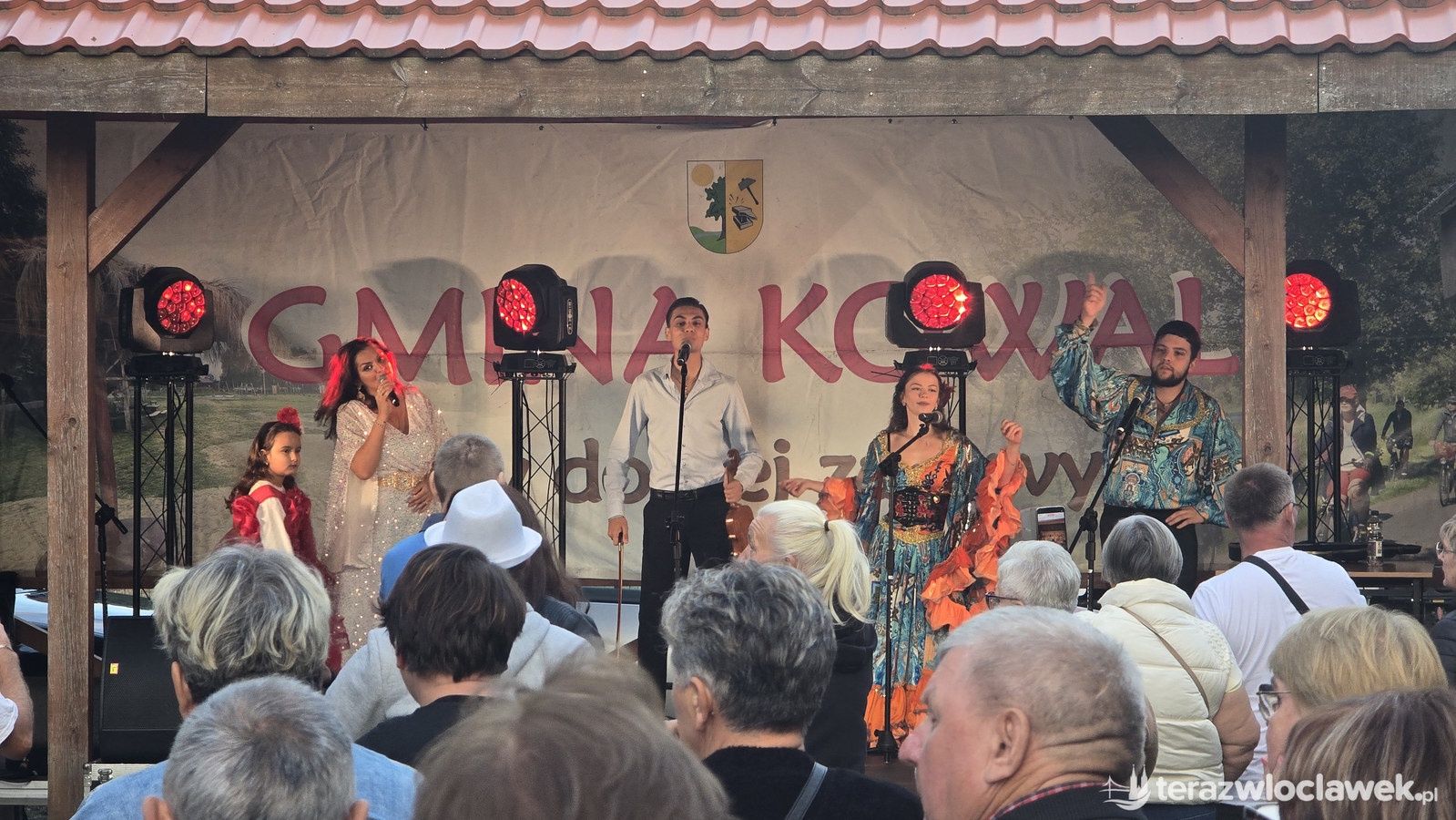 Piknik charytatywny nad jeziorem Lubiechowskim