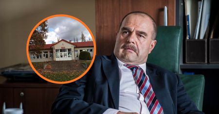 Sceny jak z serialu "Ranczo". W gminie spór wójta z zakonem o szkołę