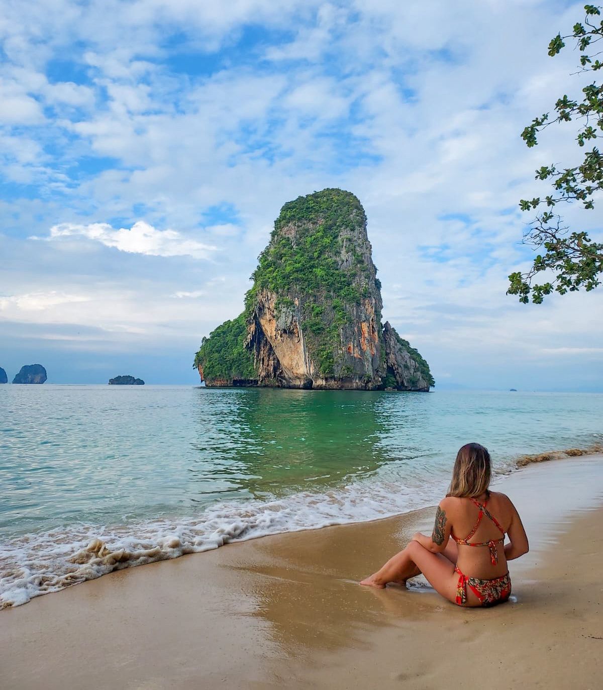 Hania na plaży Railay