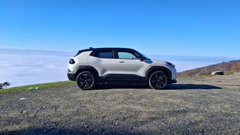 Toyota Urban Cruiser wjeżdża do Polski. Ile trzeba zapłacić za japońskiego elektryka?