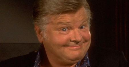 Znaleziono go martwego przed telewizorem. Benny Hill nie żył już od kilku dni