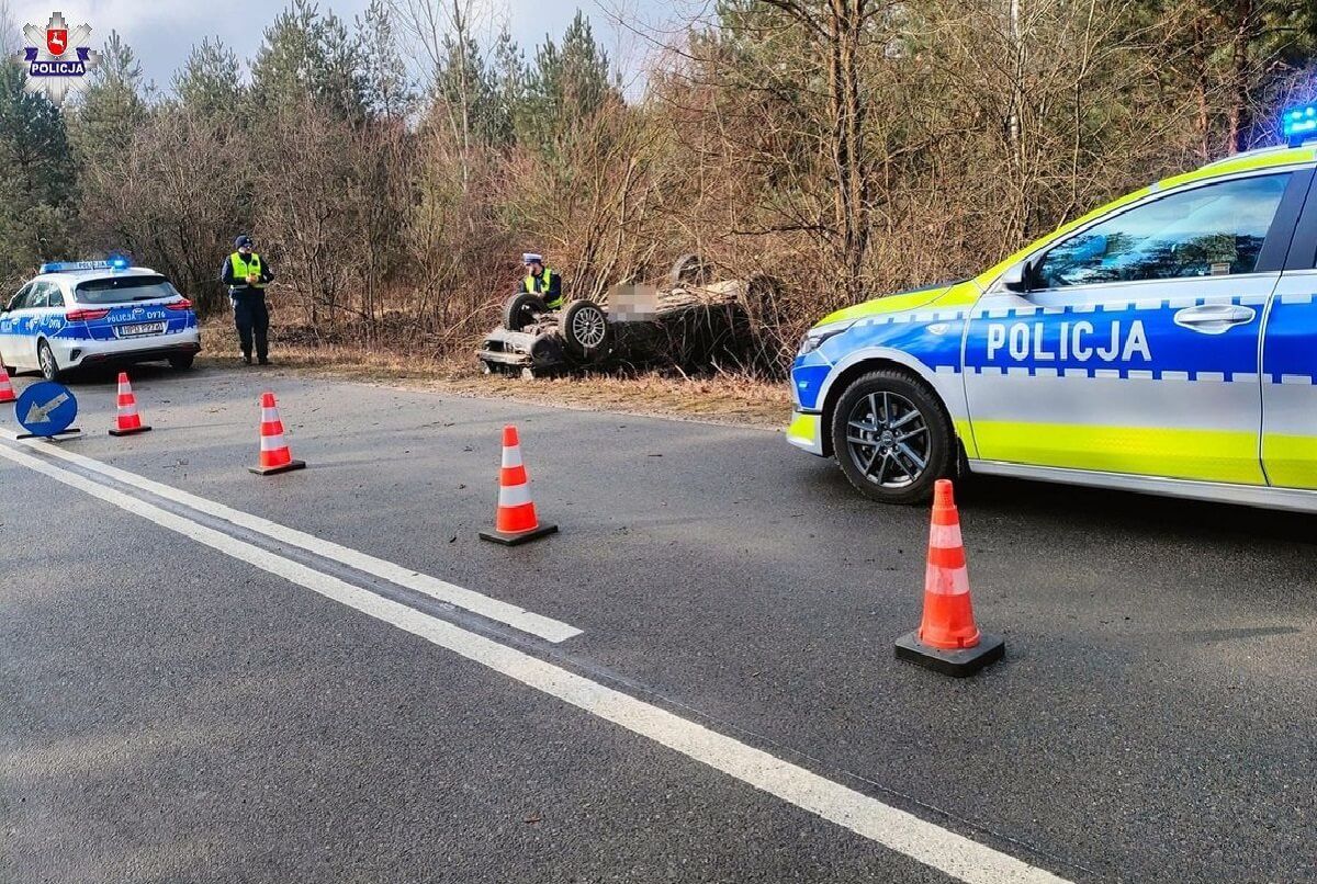 Dachowanie Volkswagena na zakręcie