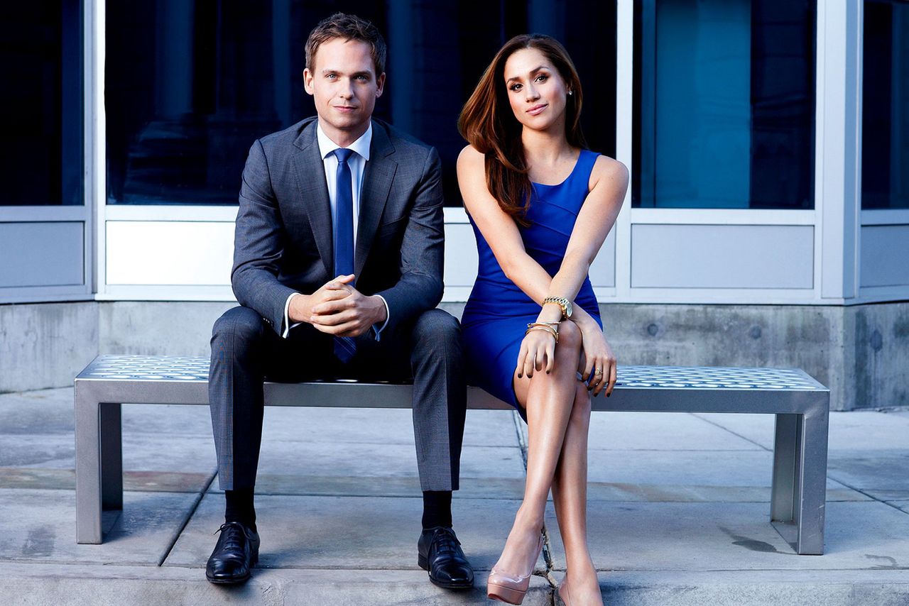 Patrick J. Adams i Meghan Markle w serialu "W garniturach"