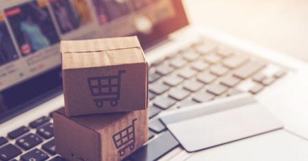 Lipiec pod znakiem atrakcyjnych zakupów. Darmowa dostawa i wyjątkowe oferty z Allegro Smart!