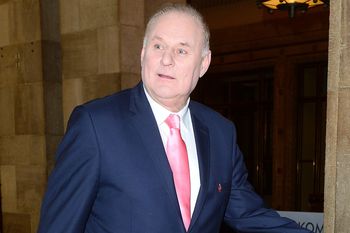 Dostaje dwie emerytury. Legendarny bramkarz nie może narzekać