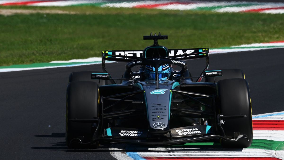 MONZA, ITALY - SEPTEMBER 04: George Russell of Great Britain driving the (63) Mercedes AMG Petronas F1 Team W17 on track during practice ahead of the F1 Grand Prix of Italy at Autodromo Nazionale Monza on September 04, 2026 in Monza, Italy. (Photo by Mark Sutton - Formula 1/Formula 1 via Getty Images)