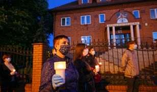 Łódź. Kalisz. Protesty przed kurią. "Koniec z tym. Czas, by rozliczyć księży"