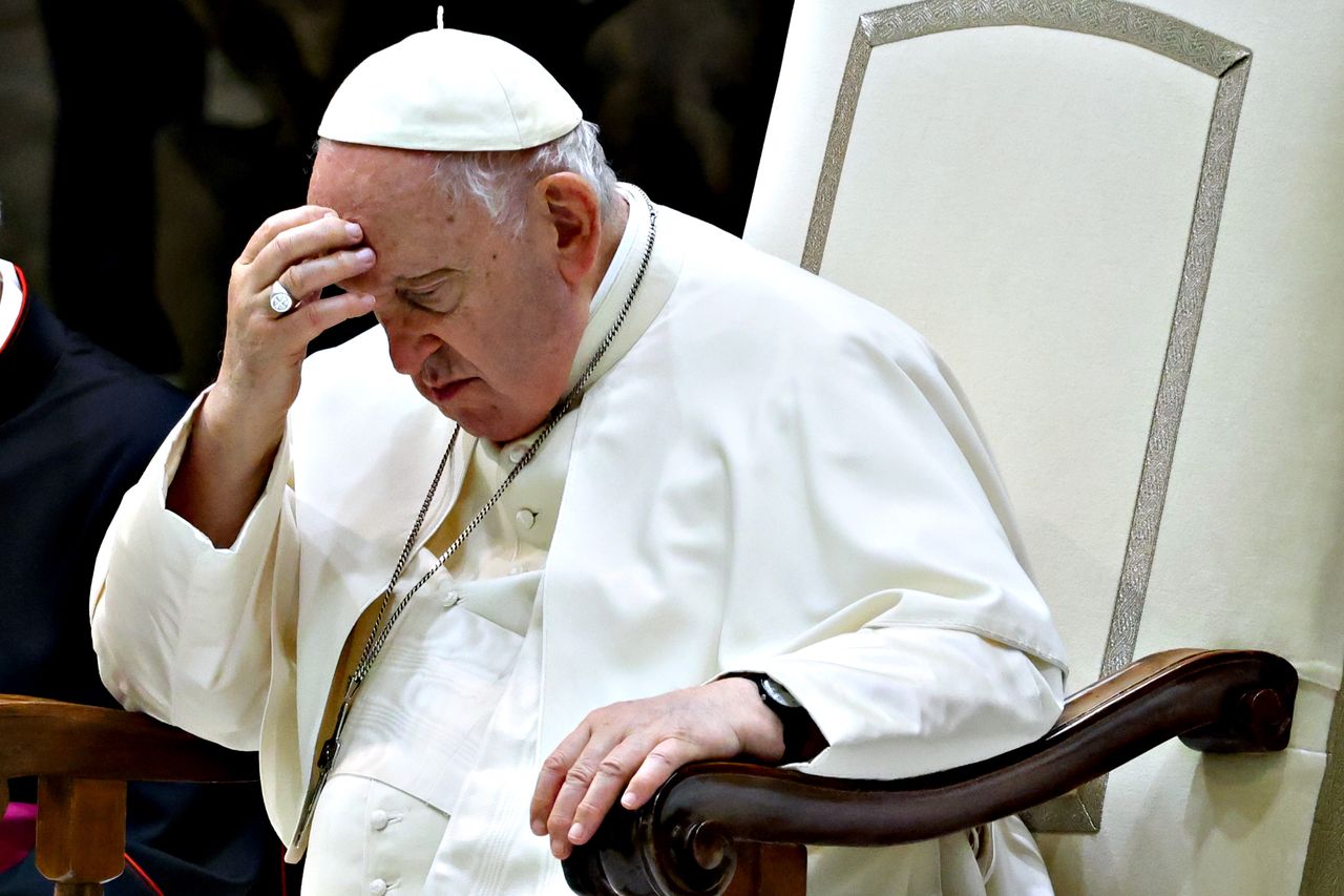 Amid Health concerns, Pope Francis confirms bronchitis, not pneumonia