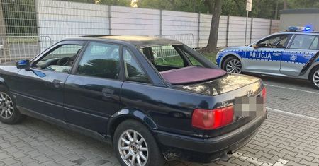 Jechał autem bez tylnej szyby po Lublinie. Policjantom oznajmił, że prawa jazdy nie ma i nigdy nie miał