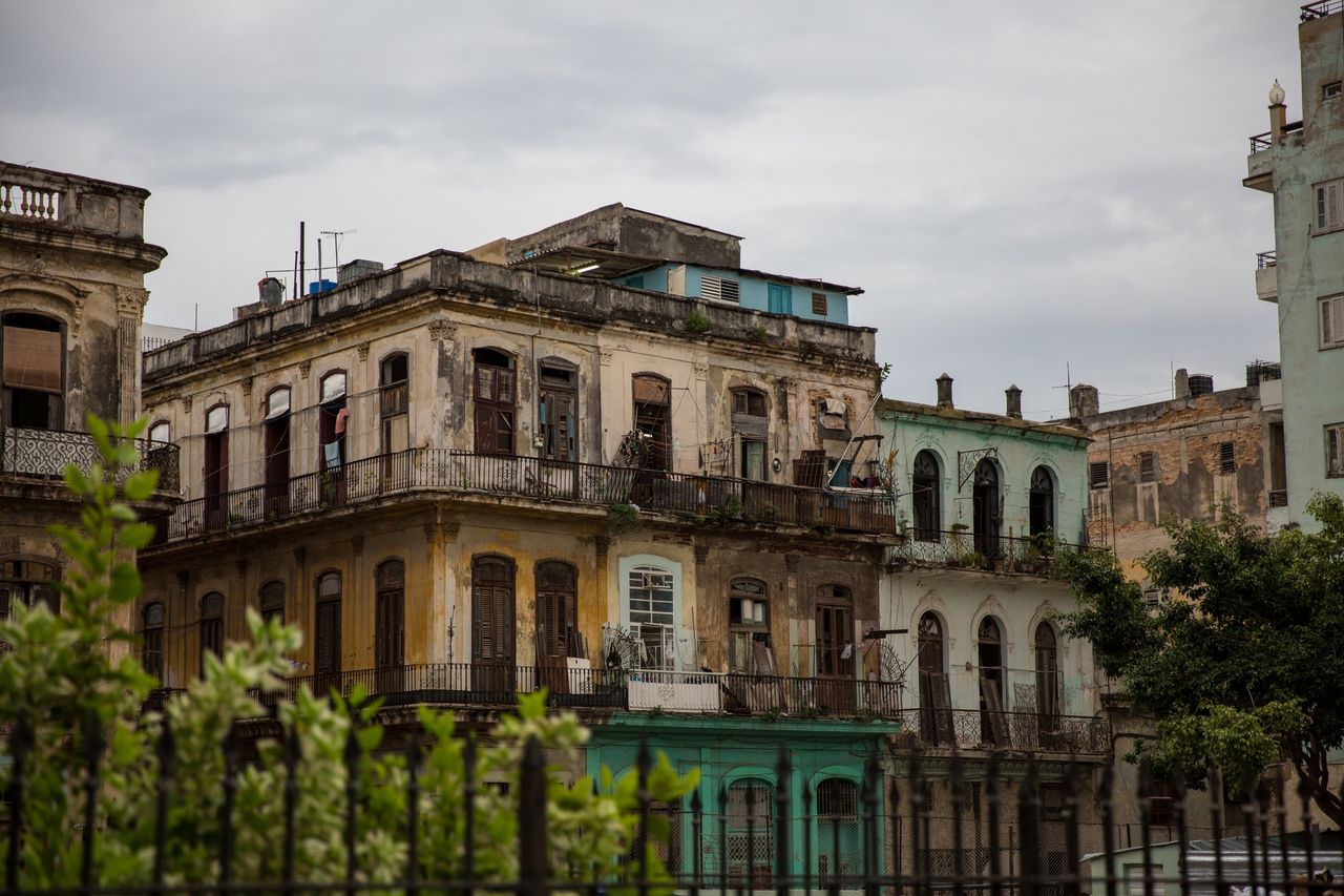 The tenement houses in the centre of Havana are in a deplorable state.