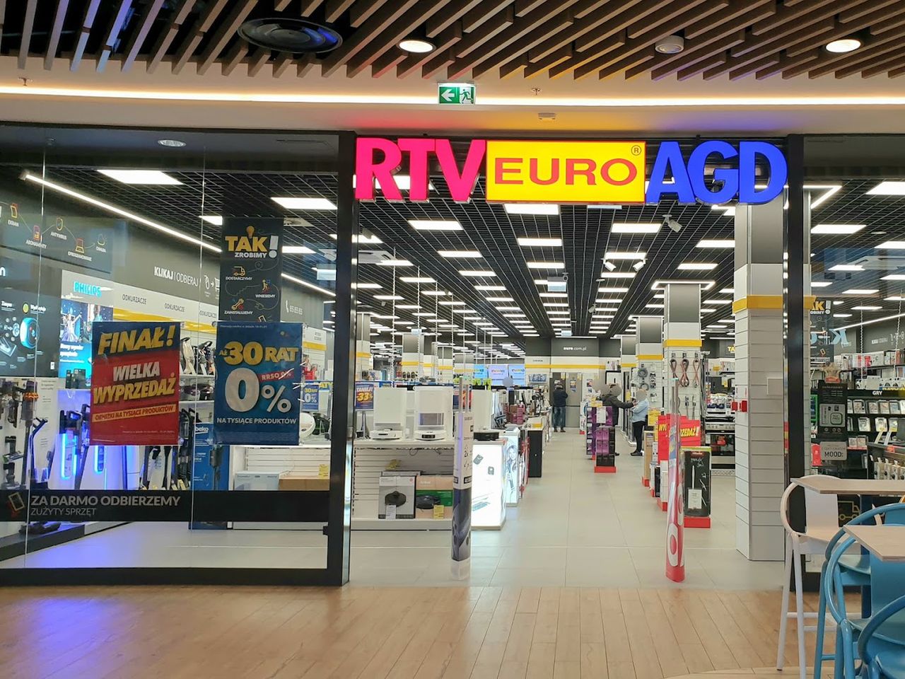 "Wietrzenie magazynów" w RTV Euro AGD. Raty zero procent