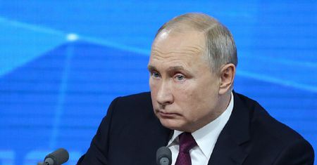 Putin boi się młodzieży. Chce więcej władzy