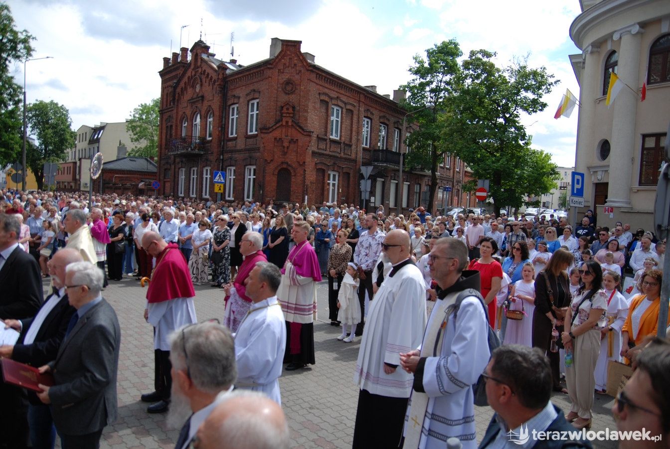 Miejska procesja Bożego Ciała przeszła ulicami Włocławka