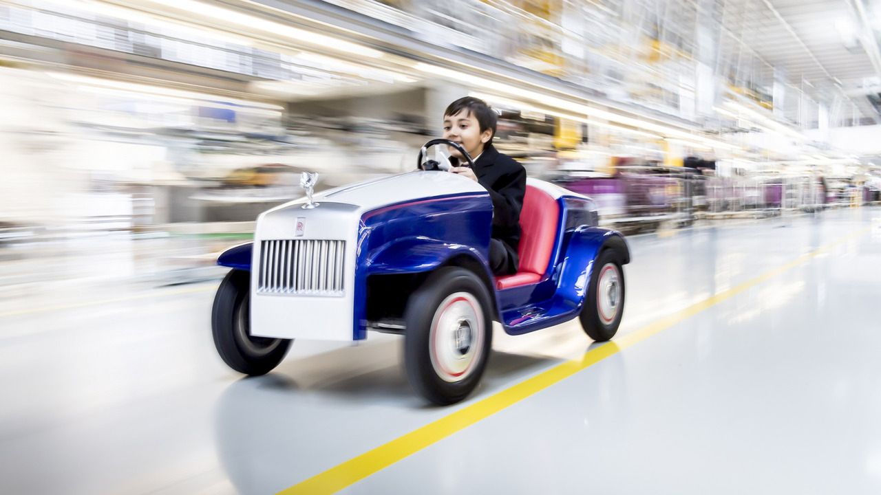 Najmniejszy Rolls-Royce świata posłuży pacjentom szpitala dziecięcego