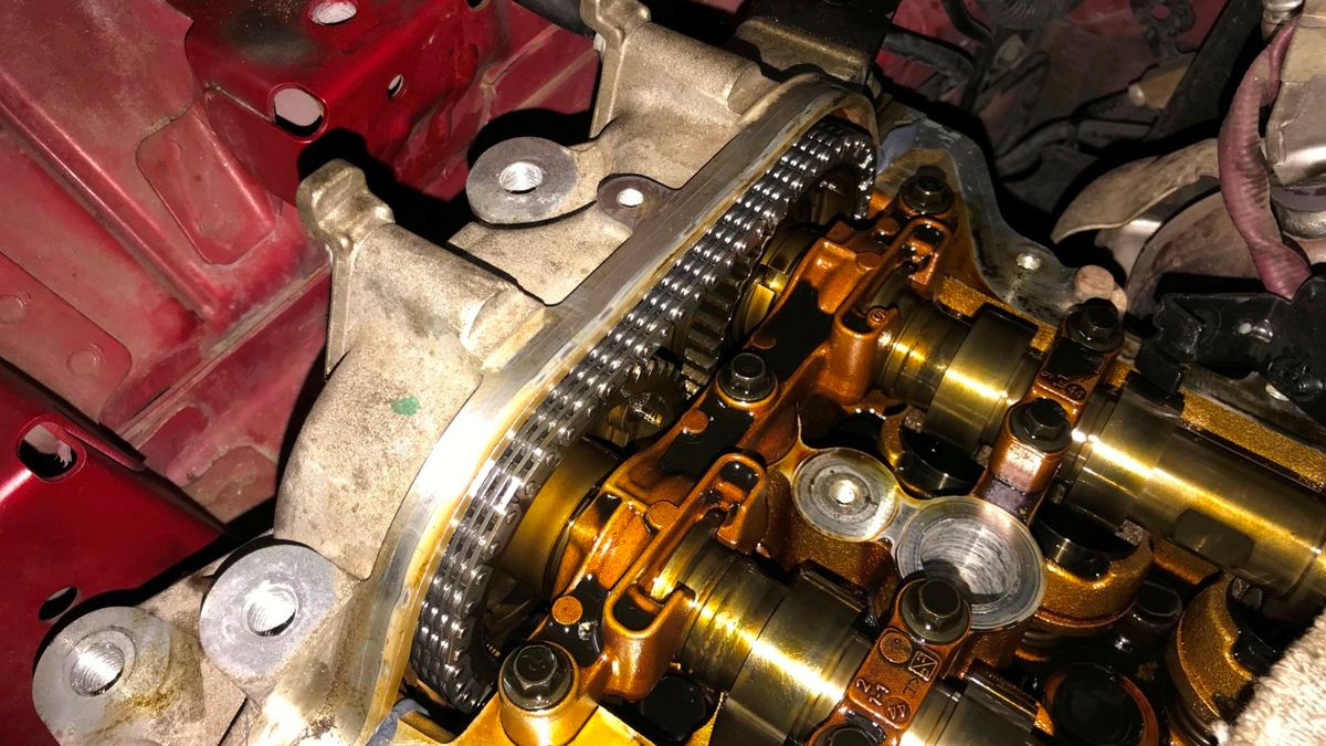 Łańcuch rozrządu to w nowoczesnych silnikach jeden z elementów najbardziej wrażliwych na jakość i wymiany oleju