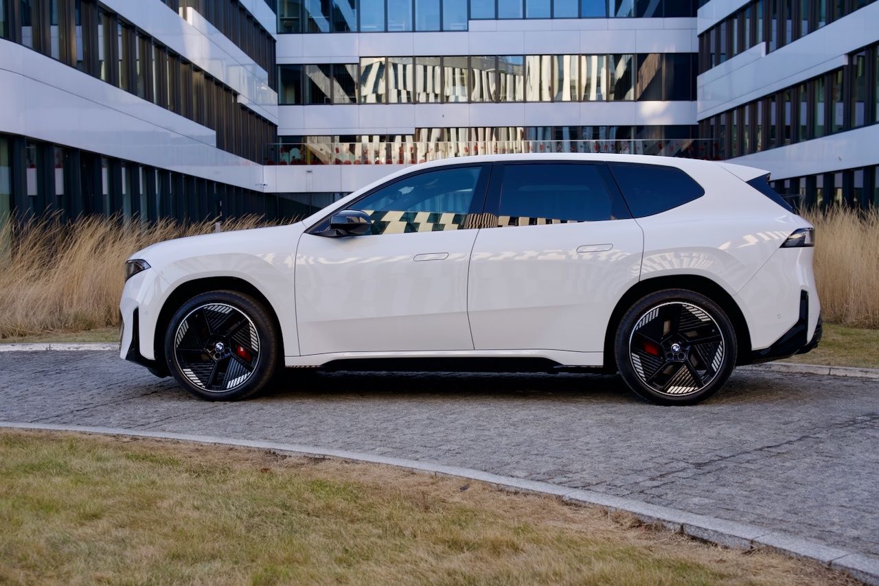 BMW iX3