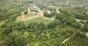 Krótka wycieczka z Warszawy: 11 pomysłów na weekend pod stolicą. Gejzery piaskowe, żelazne ptaki, całuśne bagno i inne cuda