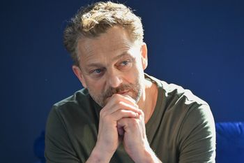 Grzegorz Damięcki miał dość rodzinnej sławy. Myślał o zmianie nazwiska