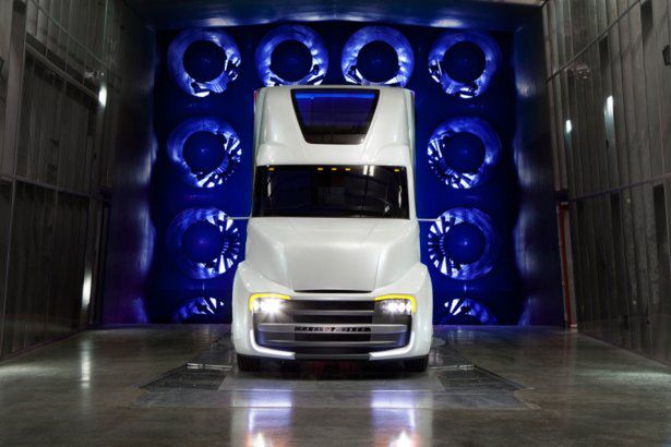 Freightliner Revolution Innovation - nowa twarz amerykańskich ciężarowek [wideo]