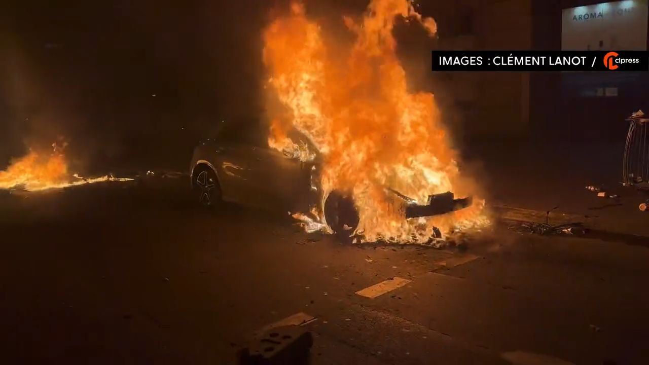 "Paryż płonie". Starcia z policją na antyrządowych protestach 