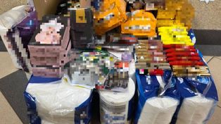 Bytom: Brutalna kradzież w sklepie. 34-latek staranował ochroniarza wózkiem i próbował uciec z łupem