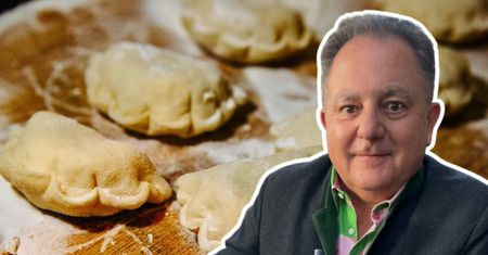 Makłowicz dodaje do świątecznych pierogów. Ciasto wychodzi elastyczne i mięciutkie