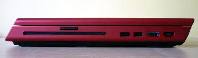 Alienware M17x R4 - ścianka prawa (nagrywarka DVD, czytnik kart pamięci, 2 USB 3.0, USB 2.0/eSATA combo, HDMI in)