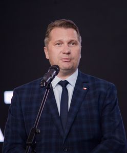 Czarnek odleciał na konferencji. Szybka odpowiedź. "Trzech buców"