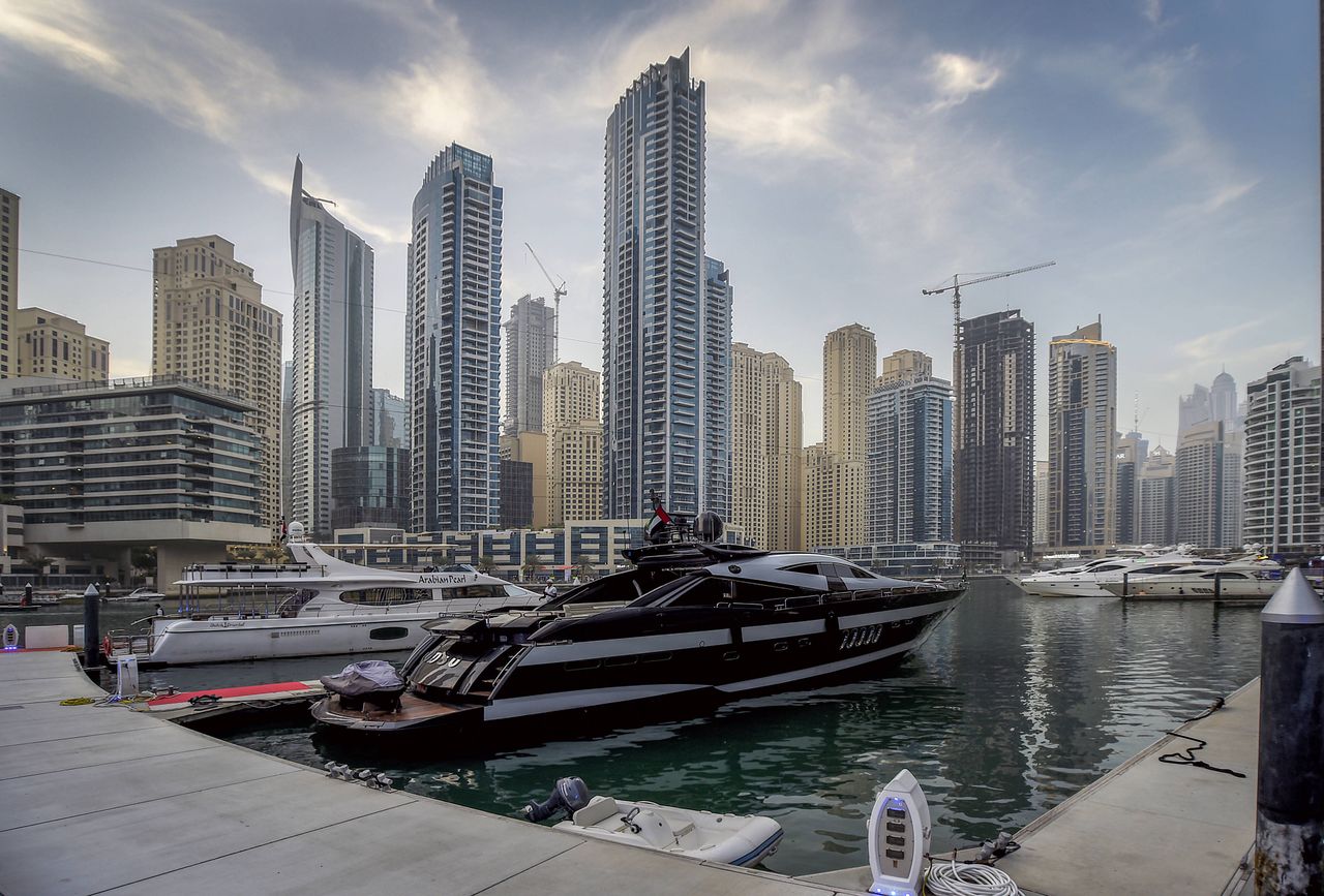 Bogaci Rosjanie chcą wymienić domy w Londynie na rezydencje w Dubaju