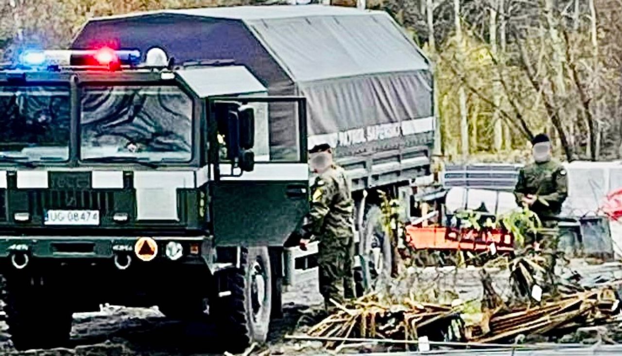 Akcja saperów zakończona. Dwie bomby lotnicze zostały wywiezione z osiedla