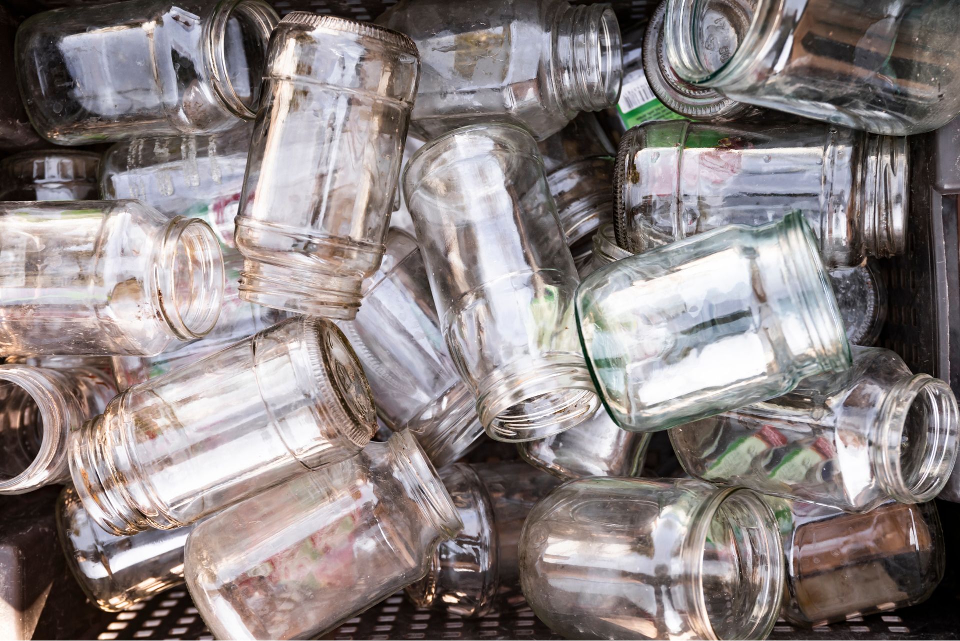 Brudne słoiki wyrzucaj do tego kosza. Wiedziałeś o tym?