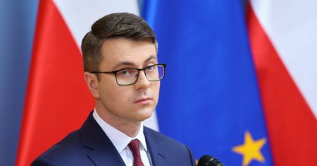 Rząd uderzy podatkiem w stare auta? Rzecznik rządu zaprzecza
