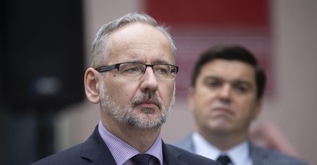Firmy sprawdzą, czy pracownik jest zaszczepiony. Niedzielski potwierdza prace nad ustawą