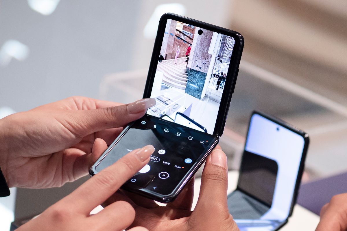 Tak wyglądają nowe składaki Samsunga. Galaxy Z Fold 3 i Galaxy Z Flip 3 na zdjęciach 1