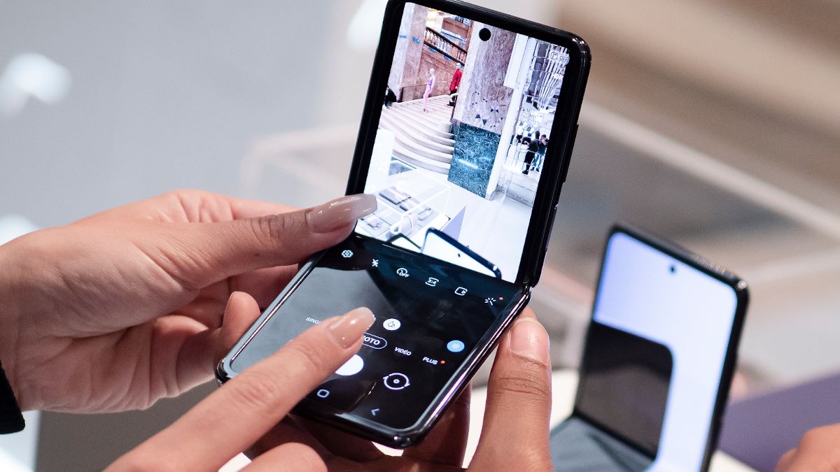 Tak wyglądają nowe składaki Samsunga. Galaxy Z Fold 3 i Galaxy Z Flip 3 na zdjęciach 1