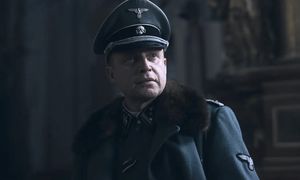 Od oglądania boli głowa. Powinien być hit, wyszedł straszy kit