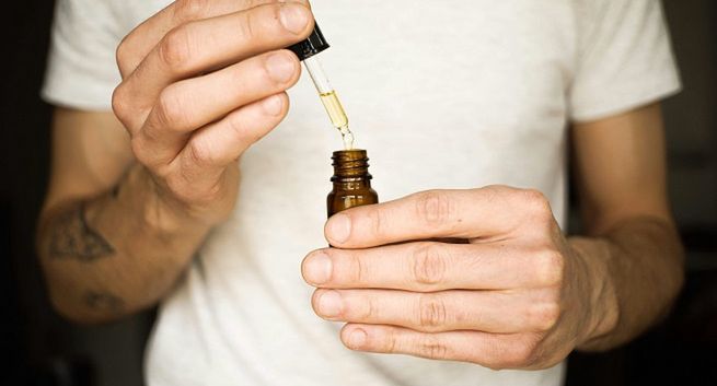 Jak wybrać odpowiedni olejek CBD: przewodnik dla początkujących