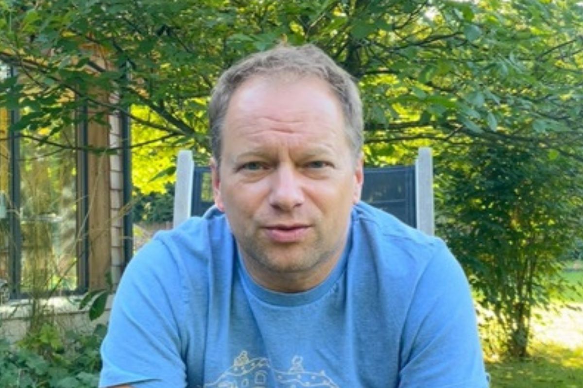 Do stolicy ma 60 min. Aktor z żoną pokazali swoją posiadłość