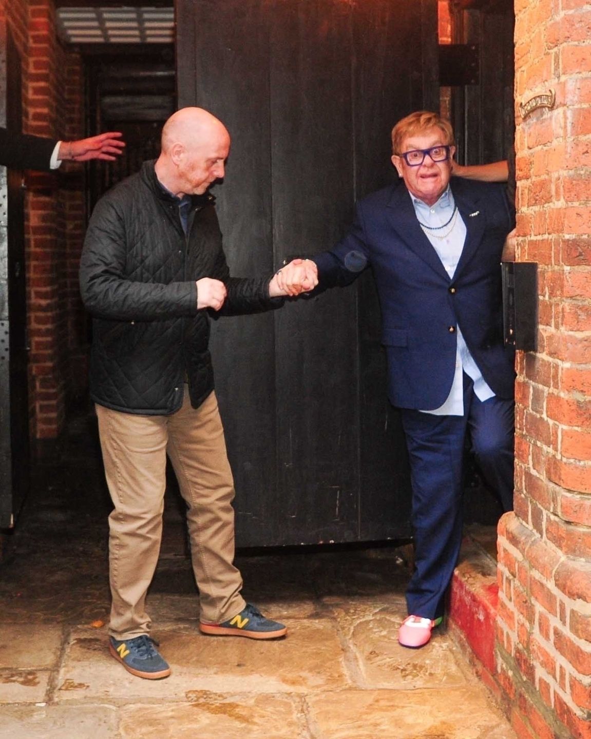 Elton John na świątecznych zakupach